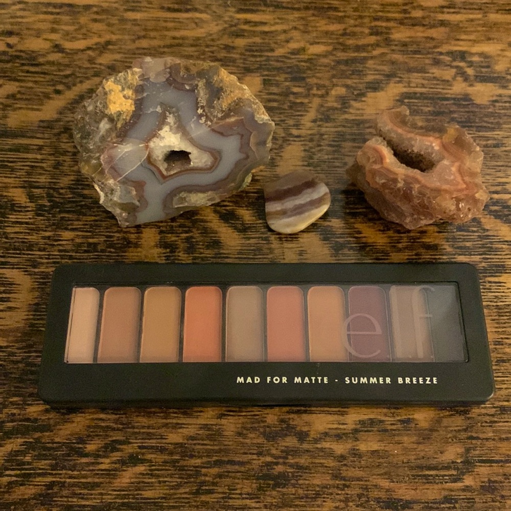 💚 E.L.F. Matte Eyeshadow Palette